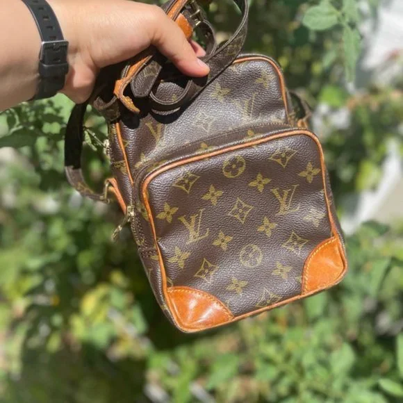 Louis Vuitton LV Shoulder Bag Amazon - Picture 2 of 15